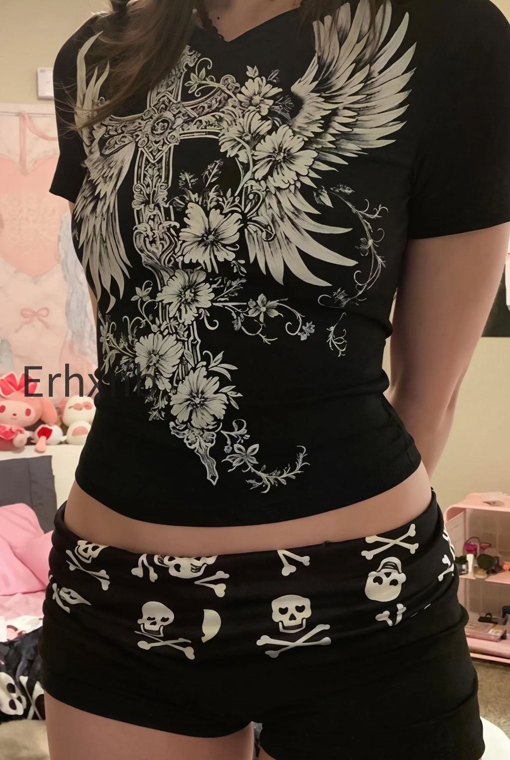 chic-gothic-skull-low-rise-bodycon-denim-shorts