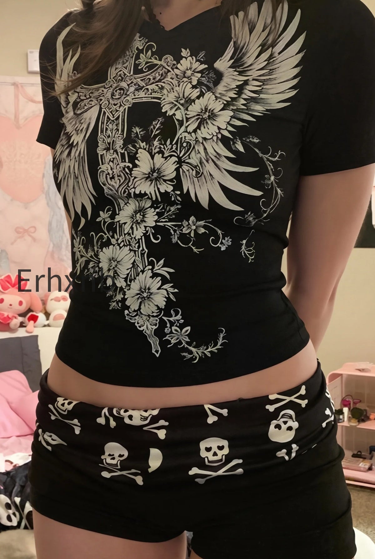 chic-gothic-skull-low-rise-bodycon-denim-shorts