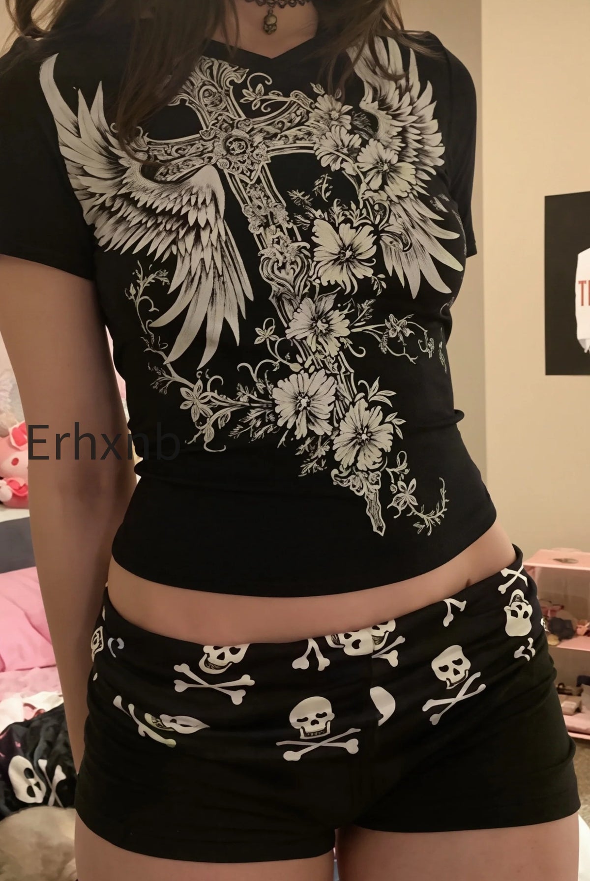 chic-gothic-skull-low-rise-bodycon-denim-shorts