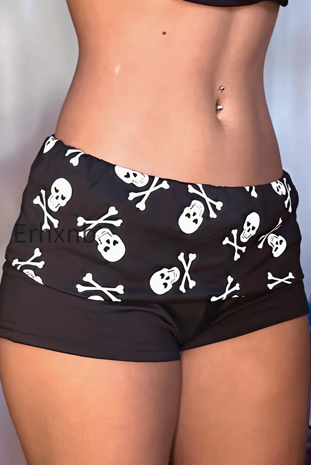 chic-gothic-skull-low-rise-bodycon-denim-shorts